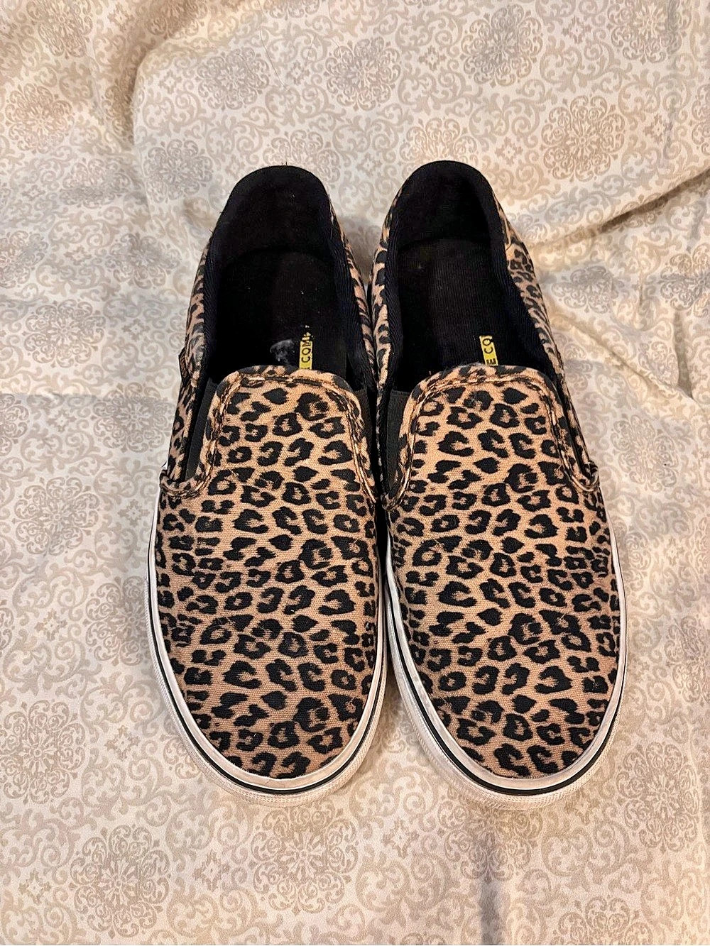 Vans Asher Deluxe Slip-On Sneaker (Leopard) Leopard Slip-On Sneakers US 7.5